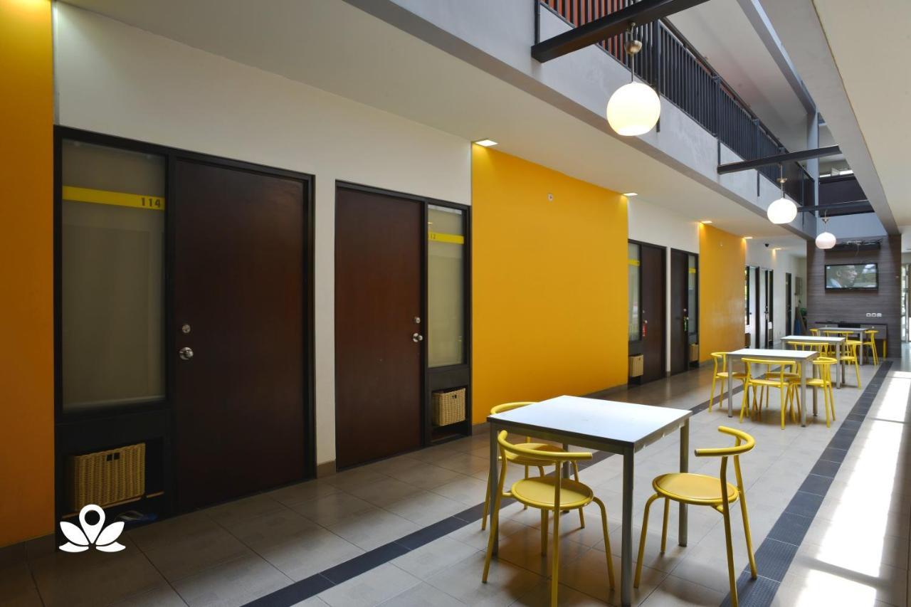 Zen Rooms Setiabudi Barat Yakarta Exterior foto