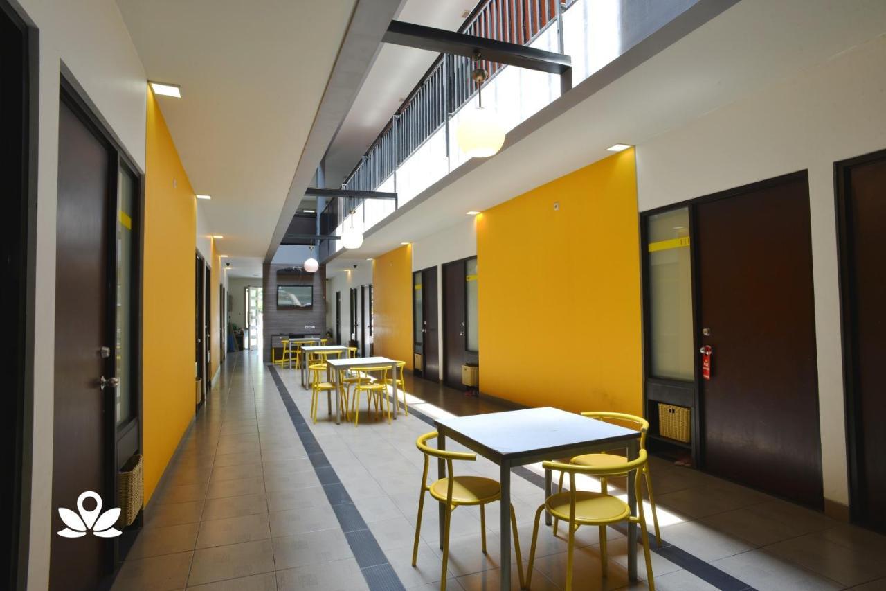 Zen Rooms Setiabudi Barat Yakarta Exterior foto